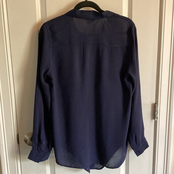 Old Navy Women’s Button Up Shirt - Picture 2 of 4